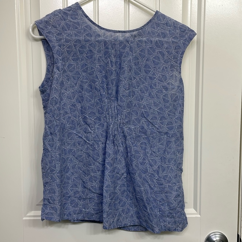Banana Republic silk blend sleeveless top‎